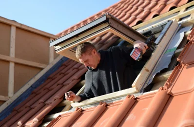 Pose de fenêtres de toit Velux à Rodelle